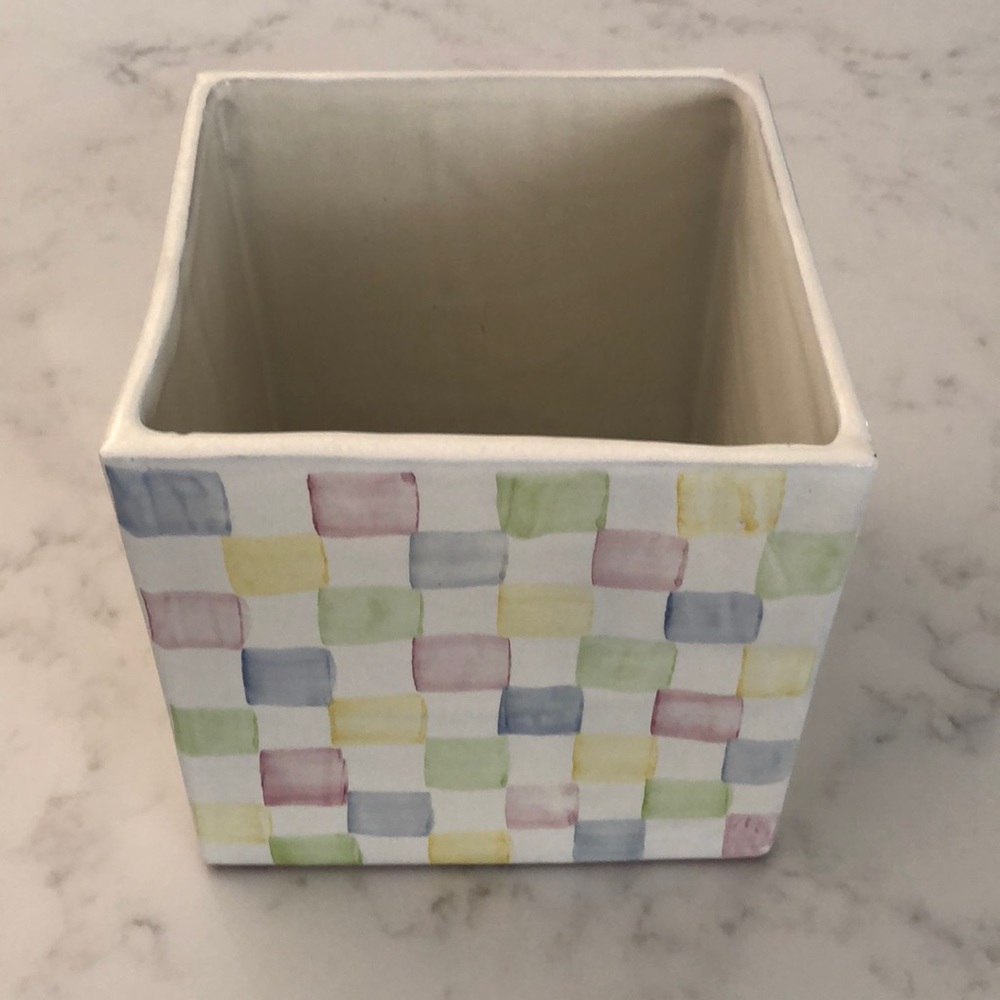 Mackenzie-Childs Honeymoon Pattern